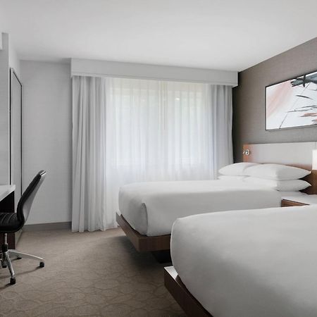 เดลต้า โฮเต็ล บาย แมริออท เบอร์ลิงตัน Hotel ภายนอก รูปภาพ