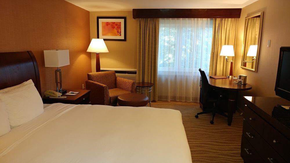 เดลต้า โฮเต็ล บาย แมริออท เบอร์ลิงตัน Hotel ภายนอก รูปภาพ
